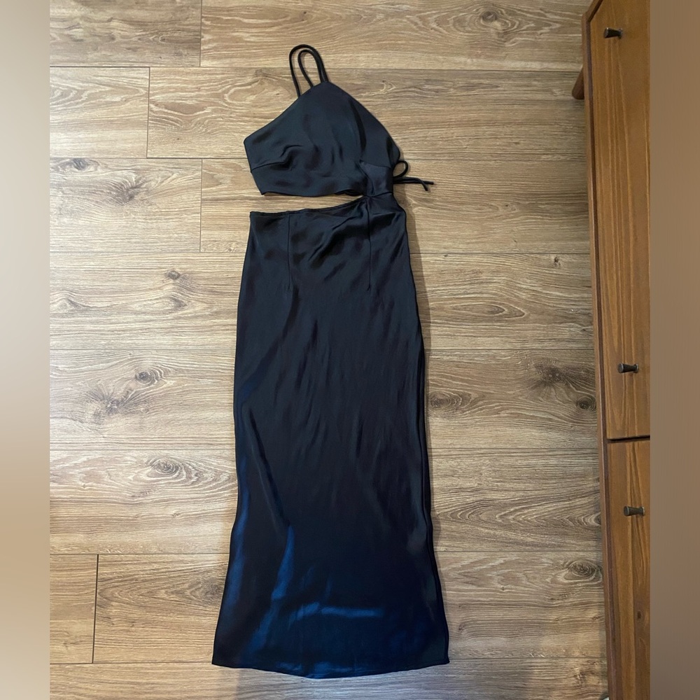 Limitless Living Midi Dress Black